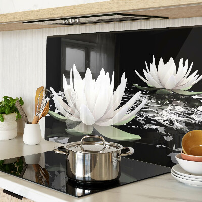 Tagliere in vetro temperato con motivo di ninfee su sfondo nero