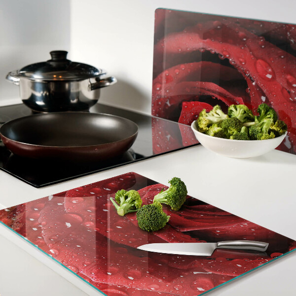Tagliere in vetro con stampa di rose rosse e gocce d'acqua