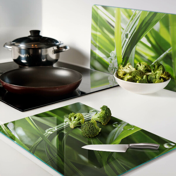 Tagliere in vetro temperato con stampa a motivo di gocce d'acqua sull'erba