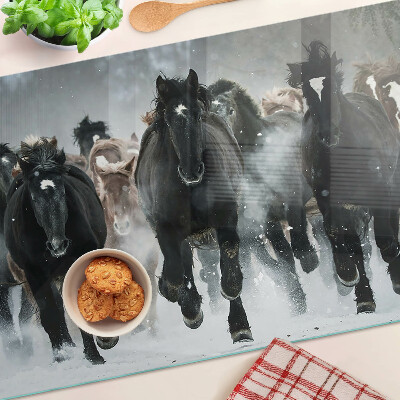 Tagliere in vetro temperato con decorazione di cavalli al galoppo nella nebbia