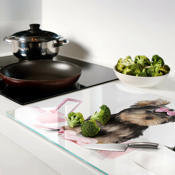 Tagliere in vetro temperato con stampa di un Yorkshire Terrier e accessori per la toelettatura