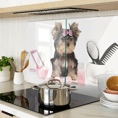 Tagliere in vetro temperato con stampa di un Yorkshire Terrier e accessori per la toelettatura