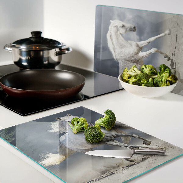 Tagliere in vetro temperato con decorazione di cavalli bianchi in corsa