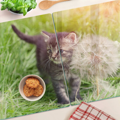 Tagliere in vetro temperato con motivo di gatto sull'erba