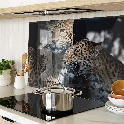 Tagliere in vetro temperato con stampa di ghepardi su sfondo scuro