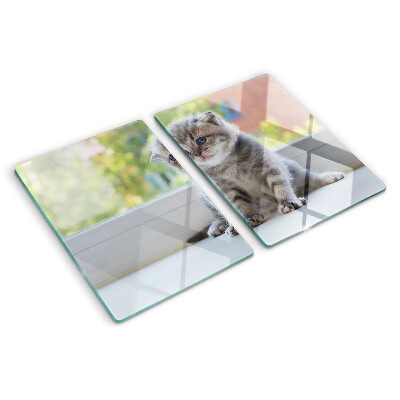 Tagliere in vetro temperato con stampa di un gattino sul davanzale