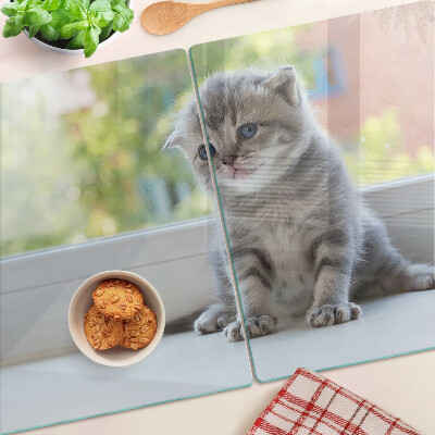 Tagliere in vetro temperato con stampa di un gattino sul davanzale