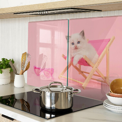 Tagliere in vetro temperato Gattino sulla sdraio su sfondo rosa