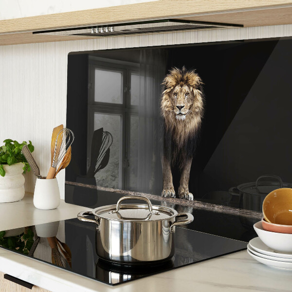 Tagliere in vetro temperato con stampa raffigurante un leone su sfondo scuro