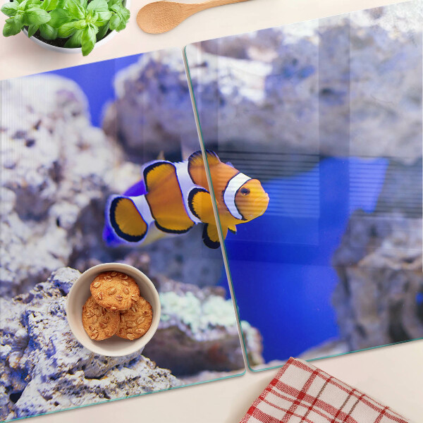 Tagliere in vetro con stampa raffigurante un pesce pagliaccio tra le rocce