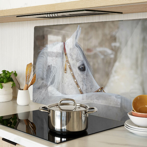 Tagliere in vetro temperato con stampa raffigurante un giovane cavallo bianco