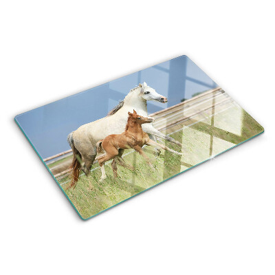 Tagliere in vetro con decorazione raffigurante un cavallo con il puledro sul prato