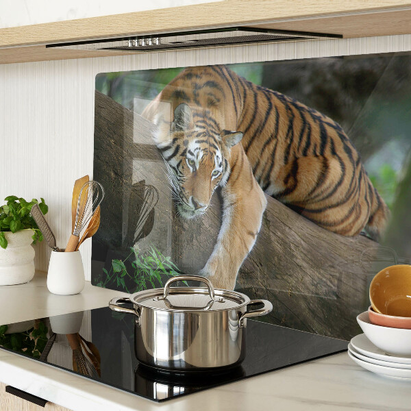 Tagliere in vetro temperato con stampa di una tigre su un tronco d'albero