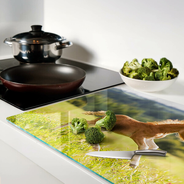 Tagliere in vetro con decorazione raffigurante un puledro sul prato