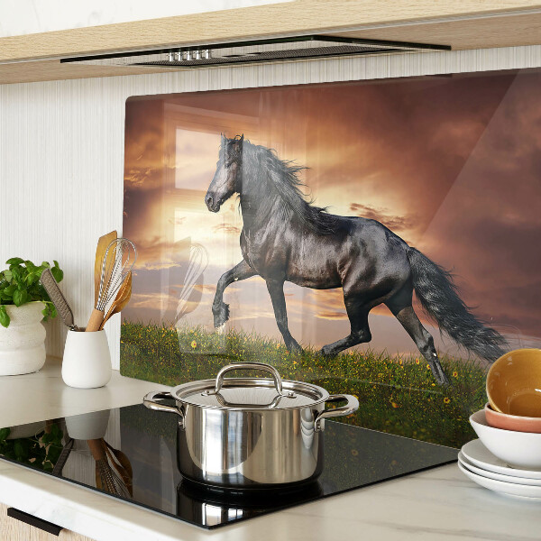 Tagliere in vetro temperato con stampa di un cavallo davanti al sole al tramonto