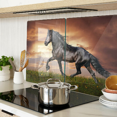 Tagliere in vetro temperato con stampa di un cavallo davanti al sole al tramonto