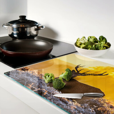 Tagliere in vetro temperato con stampa di un cervo su sfondo di paesaggio mattutino