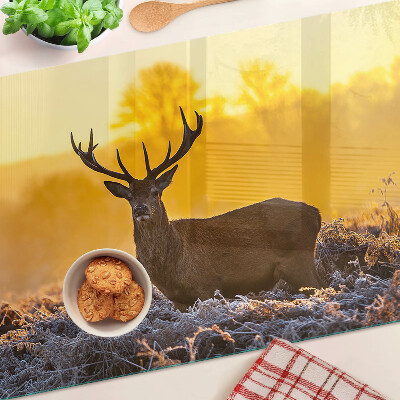 Tagliere in vetro temperato con stampa di un cervo su sfondo di paesaggio mattutino