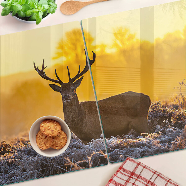 Tagliere in vetro temperato con stampa di un cervo su sfondo di paesaggio mattutino