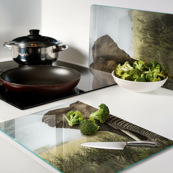 Tagliere in vetro temperato con decorazione di un elefante sullo sfondo della savana africana