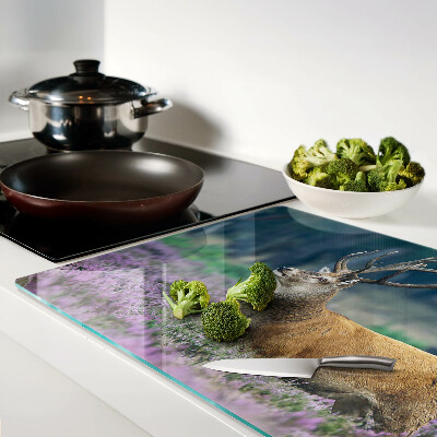 Tagliere in vetro temperato con stampa di un cervo in un paesaggio con lavanda