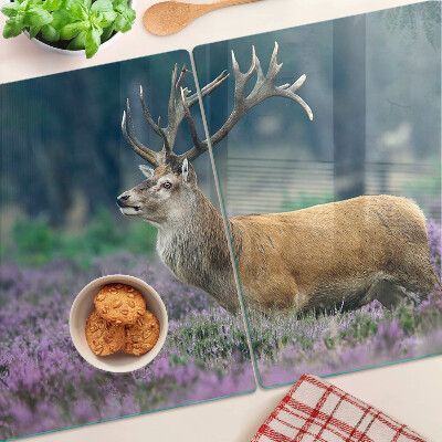 Tagliere in vetro temperato con stampa di un cervo in un paesaggio con lavanda