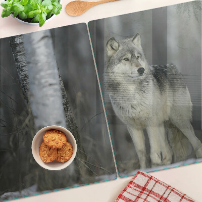 Tagliere in vetro con decorazione raffigurante un lupo in un ambiente boschivo