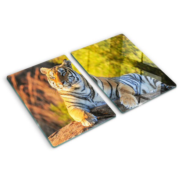 Tagliere in vetro con stampa di una tigre su sfondo naturalistico