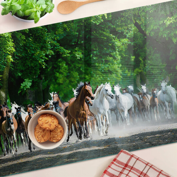 Tagliere in vetro temperato con stampa di cavalli al galoppo in ambientazione naturale