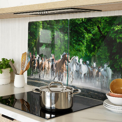 Tagliere in vetro temperato con stampa di cavalli al galoppo in ambientazione naturale