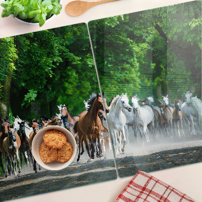 Tagliere in vetro temperato con stampa di cavalli al galoppo in ambientazione naturale