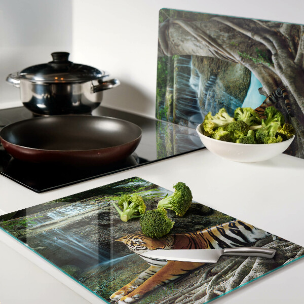 Tagliere in vetro temperato con stampa di una tigre nel suo ambiente naturale