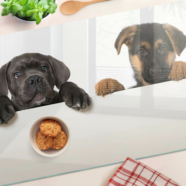 Tagliere in vetro con decorazione raffigurante due cagnolini che si guardano