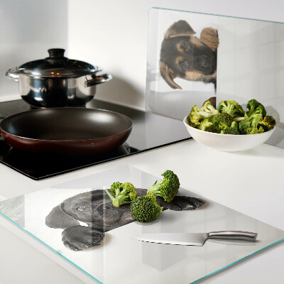 Tagliere in vetro con decorazione raffigurante due cagnolini che si guardano