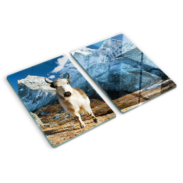 Tagliere in vetro temperato con stampa raffigurante una mucca in montagna