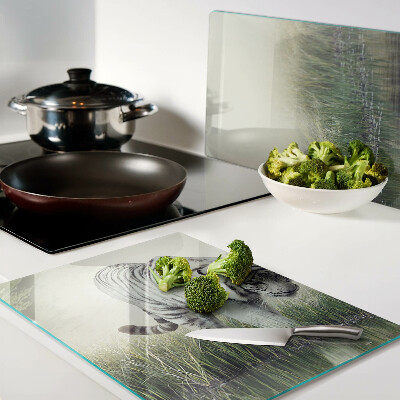 Tagliere in vetro temperato con stampa della tigre nell'erba