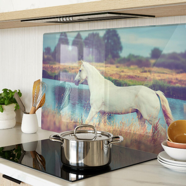 Tagliere in vetro temperato con stampa di un cavallo bianco sull'acqua
