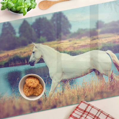 Tagliere in vetro temperato con stampa di un cavallo bianco sull'acqua
