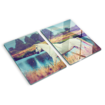 Tagliere in vetro temperato con stampa di un cavallo bianco sull'acqua