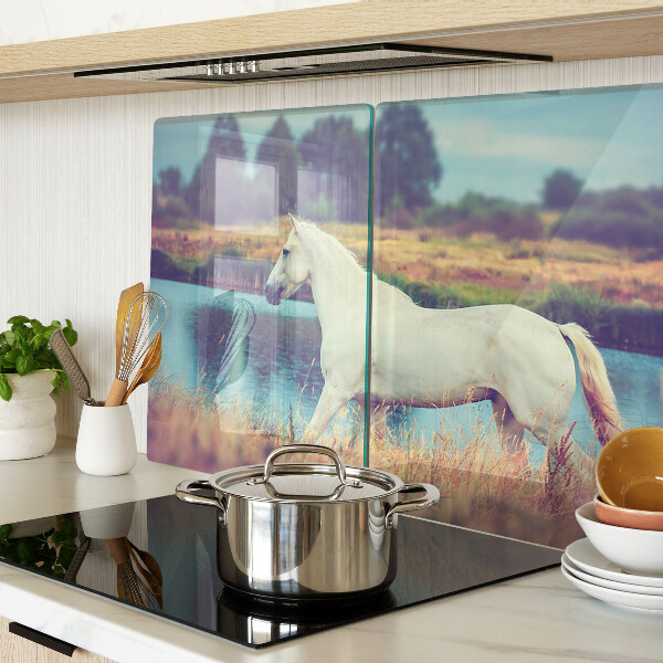 Tagliere in vetro temperato con stampa di un cavallo bianco sull'acqua