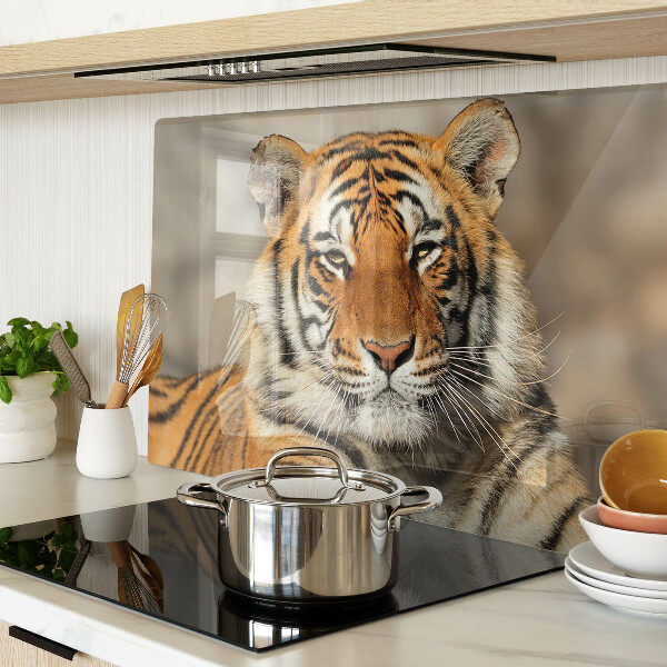 Tagliere in vetro temperato con stampa raffigurante una tigre in una posa naturale