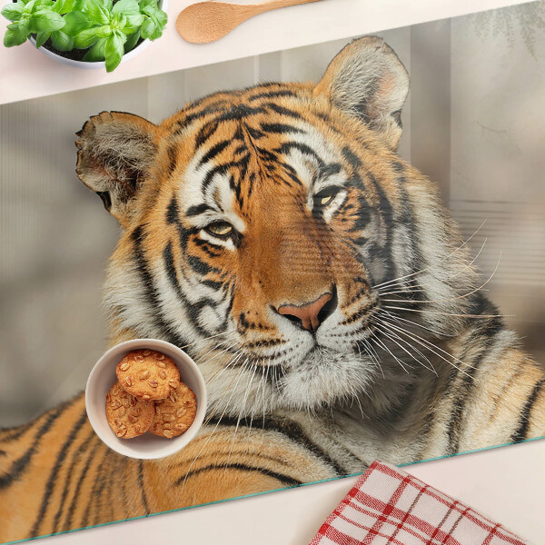 Tagliere in vetro temperato con stampa raffigurante una tigre in una posa naturale