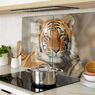 Tagliere in vetro temperato con stampa raffigurante una tigre in una posa naturale