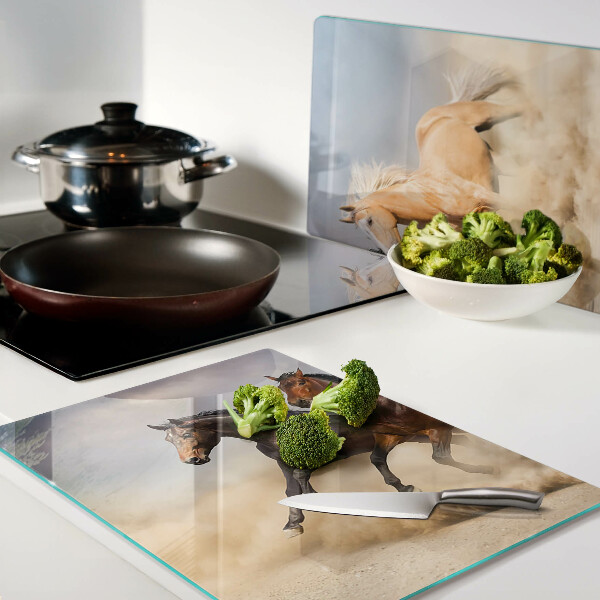 Tagliere in vetro temperato con stampa raffigurante cavalli al galoppo