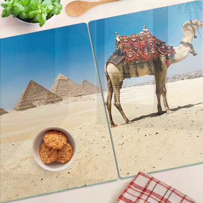 Tagliere in vetro temperato con stampa raffigurante piramidi e un cammello nel deserto