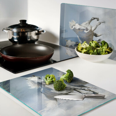 Tagliere in vetro temperato con decorazione di cavalli bianchi al galoppo