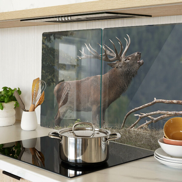 Tagliere in vetro con stampa raffigurante un cervo nel suo ambiente naturale