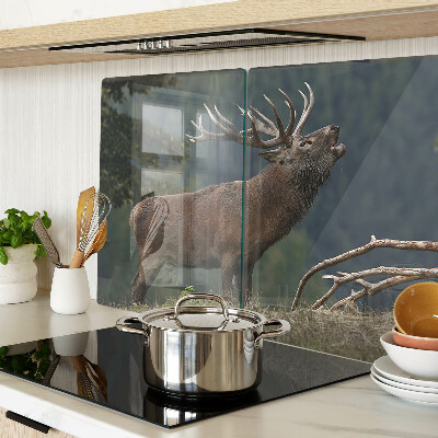 Tagliere in vetro con stampa raffigurante un cervo nel suo ambiente naturale