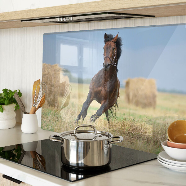 Tagliere in vetro con stampa di un cavallo sul prato