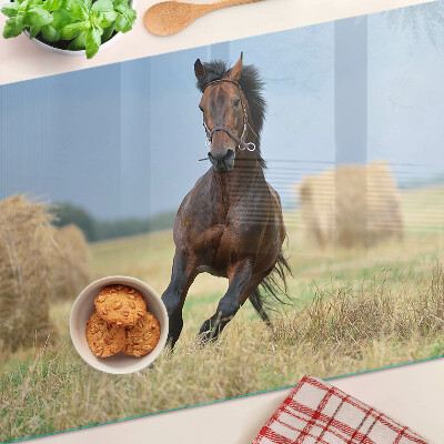 Tagliere in vetro con stampa di un cavallo sul prato